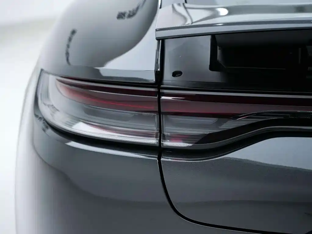 Porsche Panamera — фото 42