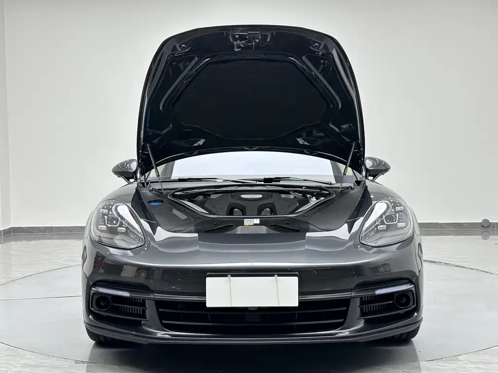 Porsche Panamera — фото 21