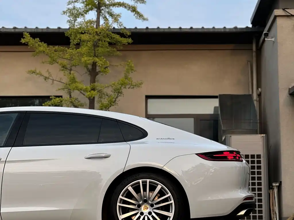 Porsche Panamera — фото 10