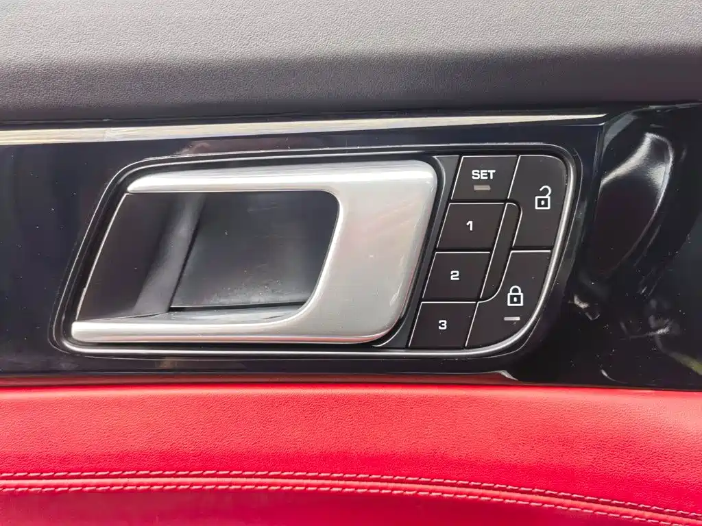 Porsche Panamera — фото 32