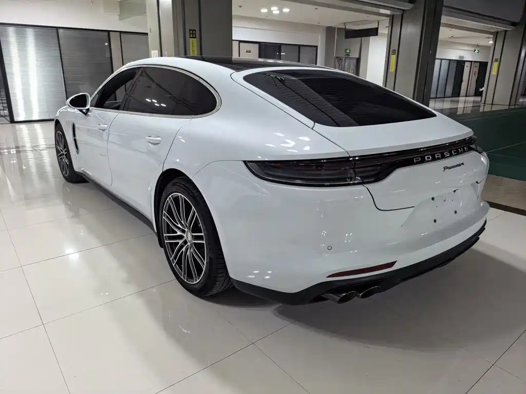 Porsche Panamera — фото 17