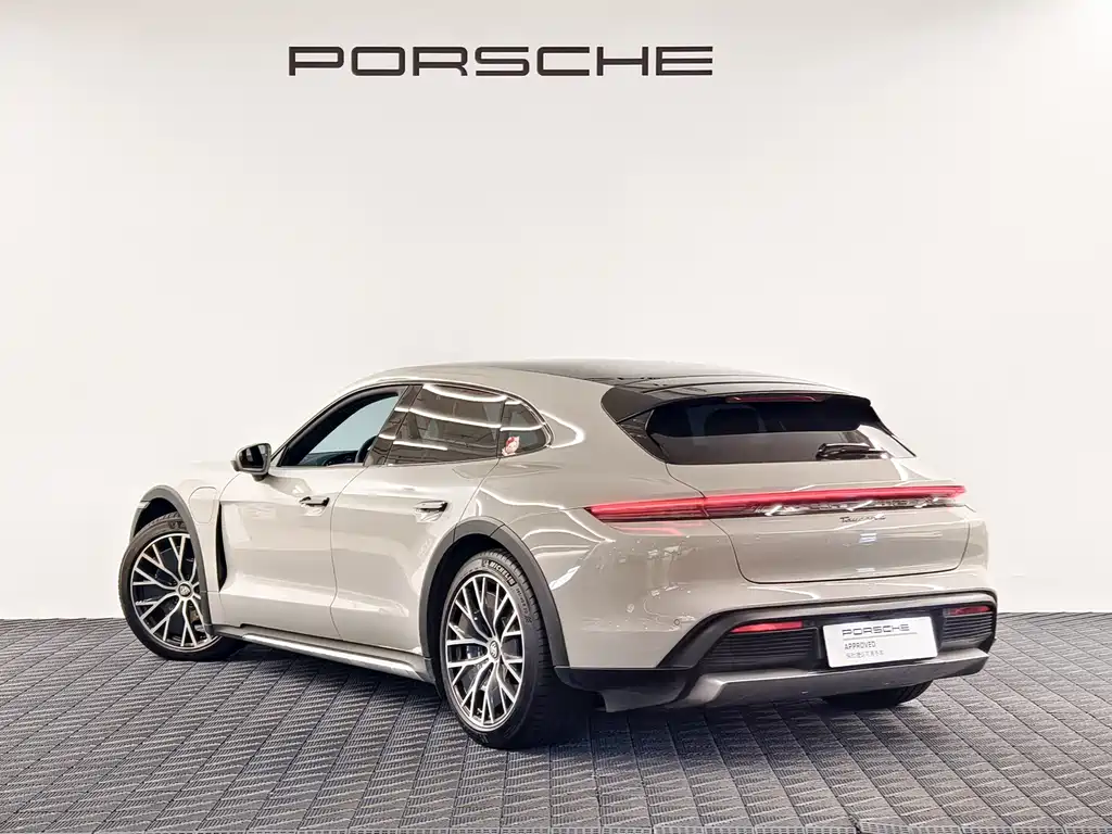 Porsche Taycan — фото 5