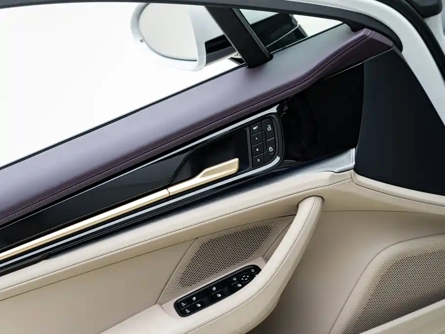 Porsche Panamera — фото 16