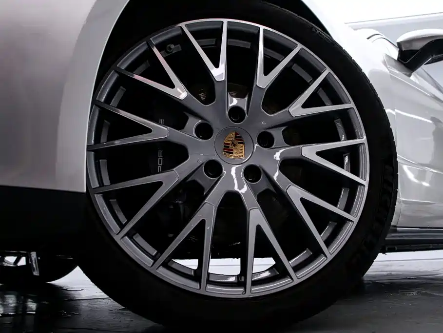 Porsche Panamera — фото 19