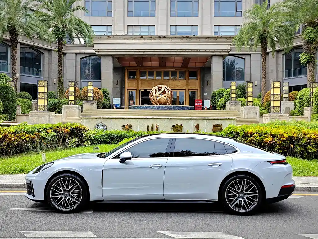 Porsche Panamera — фото 27