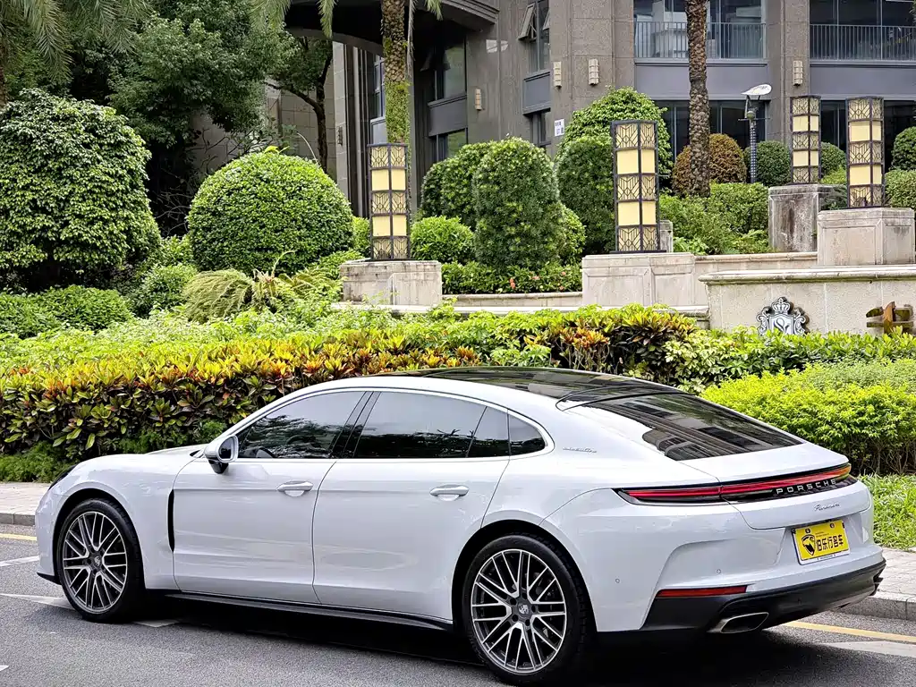 Porsche Panamera — фото 29