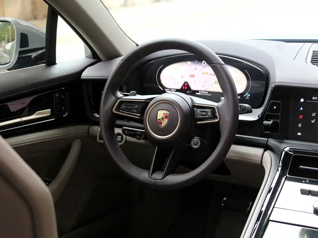 Porsche Panamera — фото 8