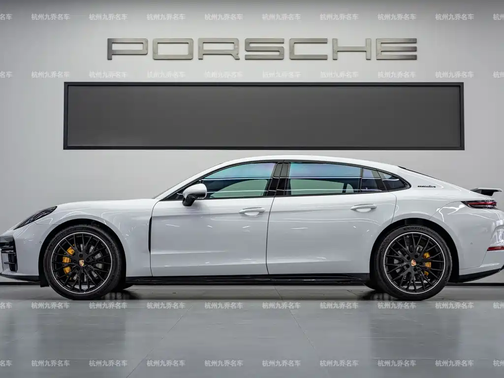Porsche Panamera — фото 8