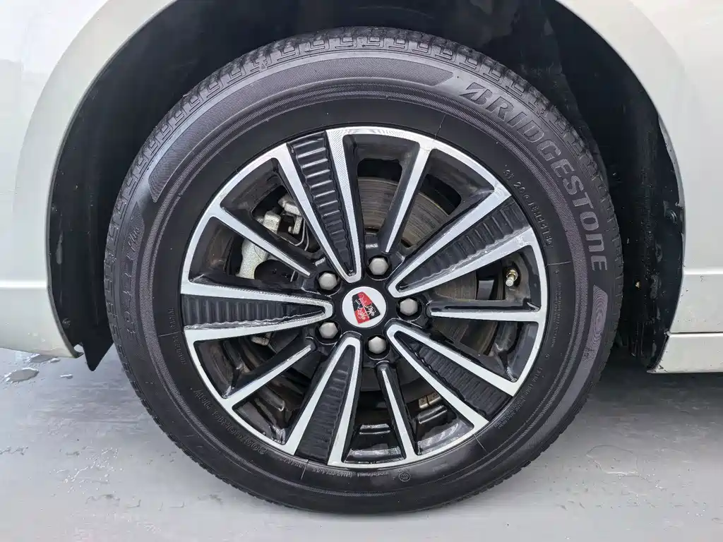 Roewe Ei5 — фото 8