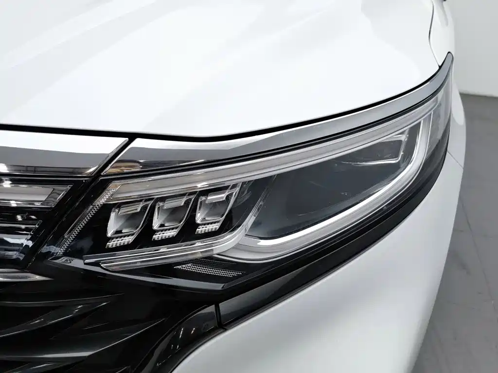 Roewe iMAX8 — фото 7