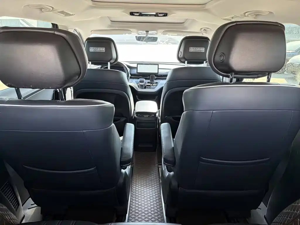 Roewe iMAX8 — фото 17