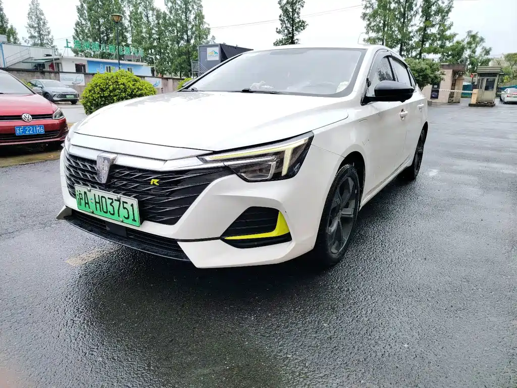Roewe i6 MAX New Energy — фото 3