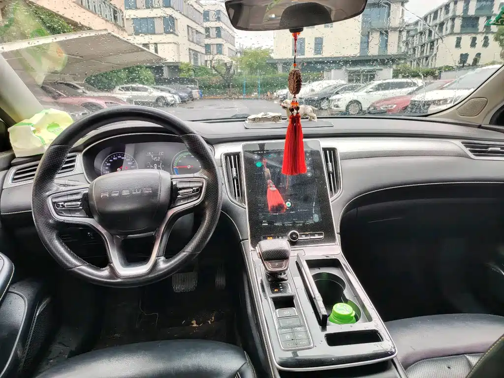 Roewe i6 MAX New Energy — фото 6