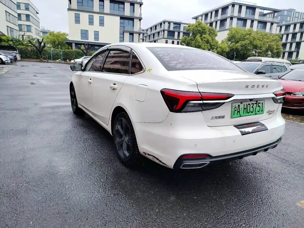 Roewe i6 MAX New Energy — фото 7