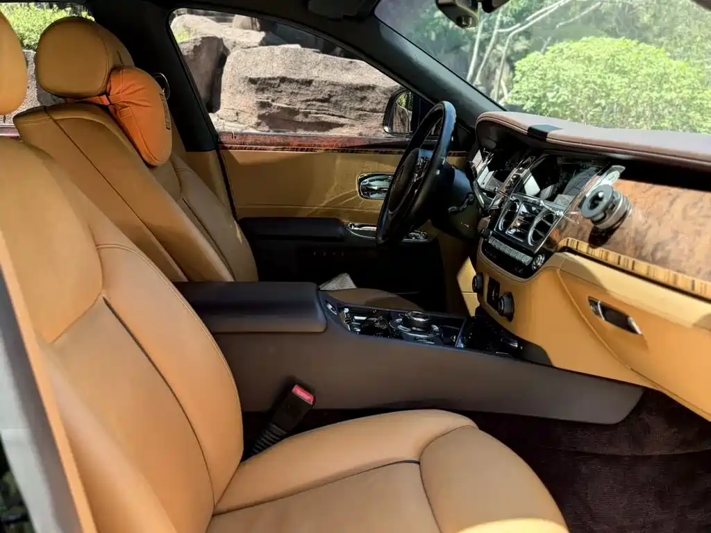 Rolls-Royce Ghost — фото 8