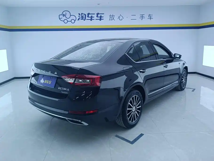 Skoda Octavia — фото 3