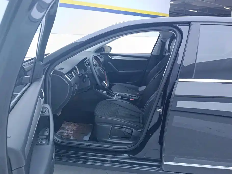 Skoda Octavia — фото 9