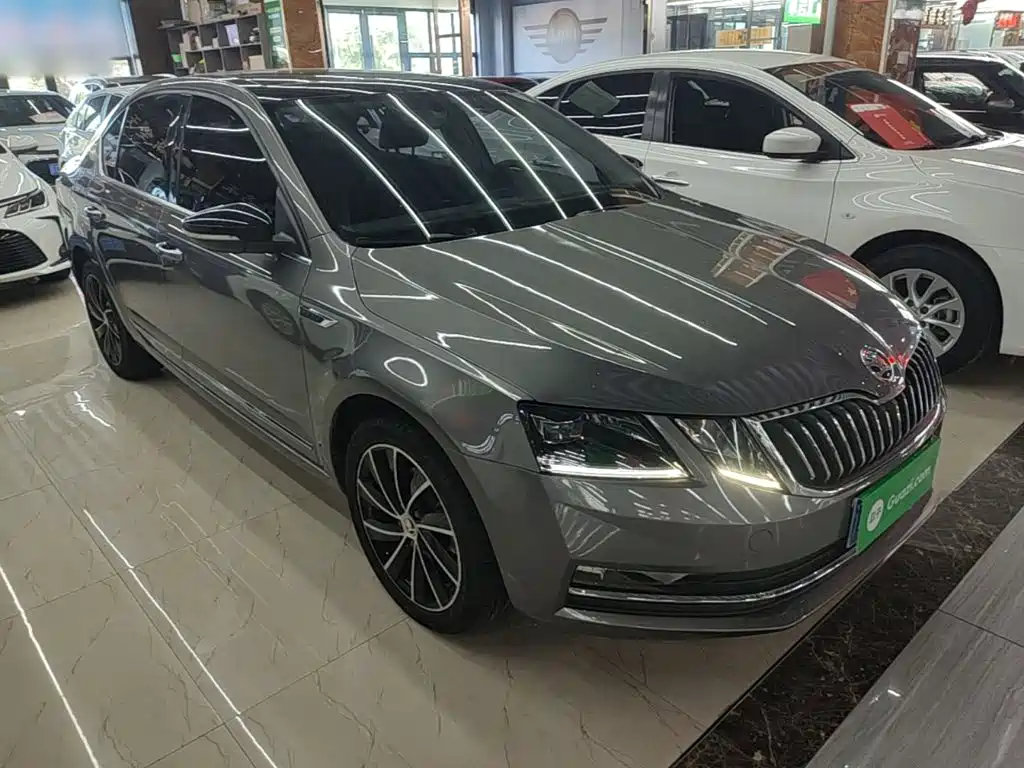 Skoda Octavia — фото 4