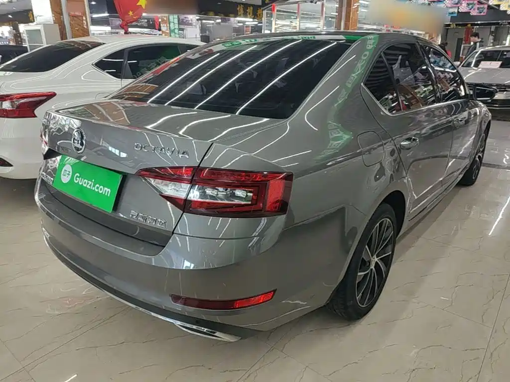 Skoda Octavia — фото 7