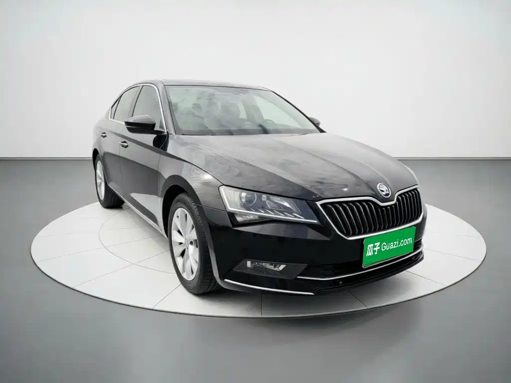 Skoda Superb — фото 3