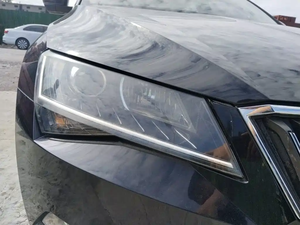 Skoda Superb — фото 7