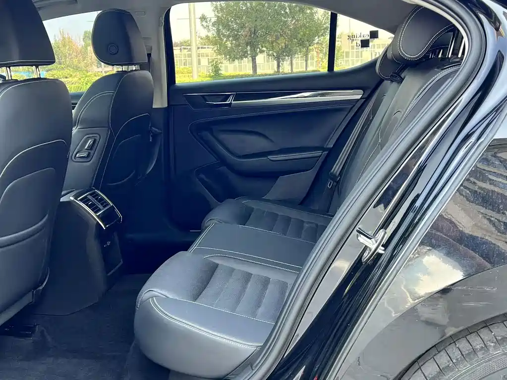 Skoda Superb — фото 6