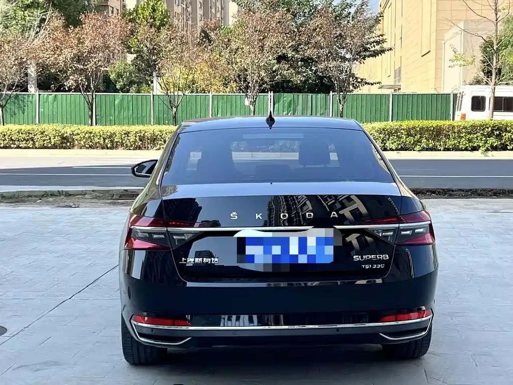 Skoda Superb — фото 8