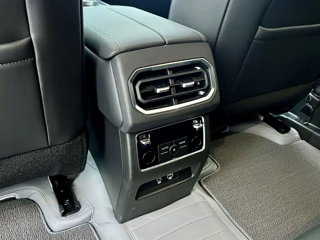 Tank Tank 400 New Energy — фото 17