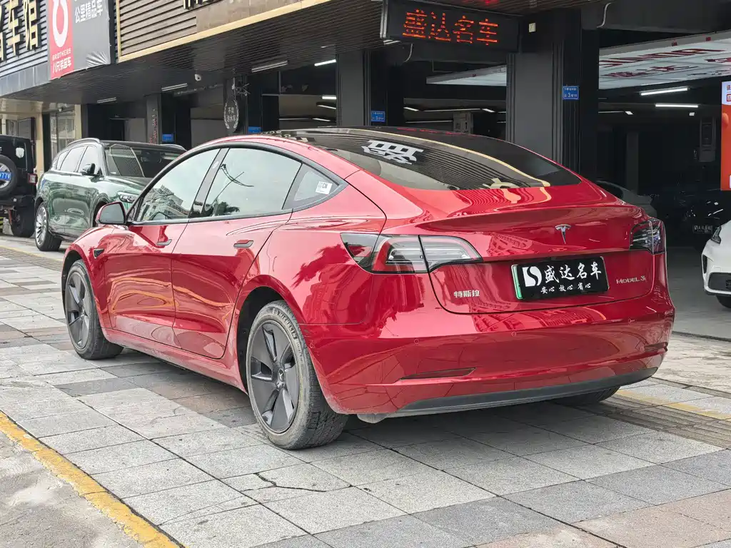 Tesla Model 3 — фото 6