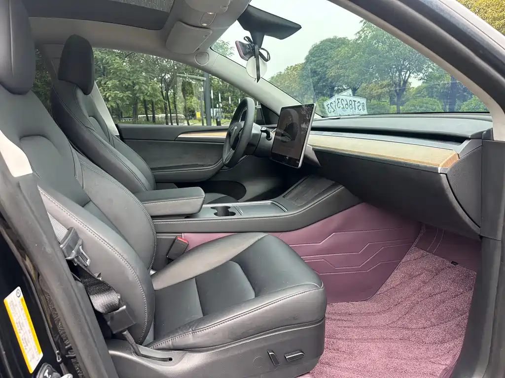 Tesla Model Y — фото 13