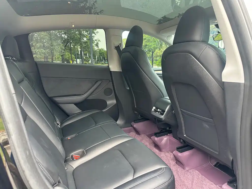 Tesla Model Y — фото 14