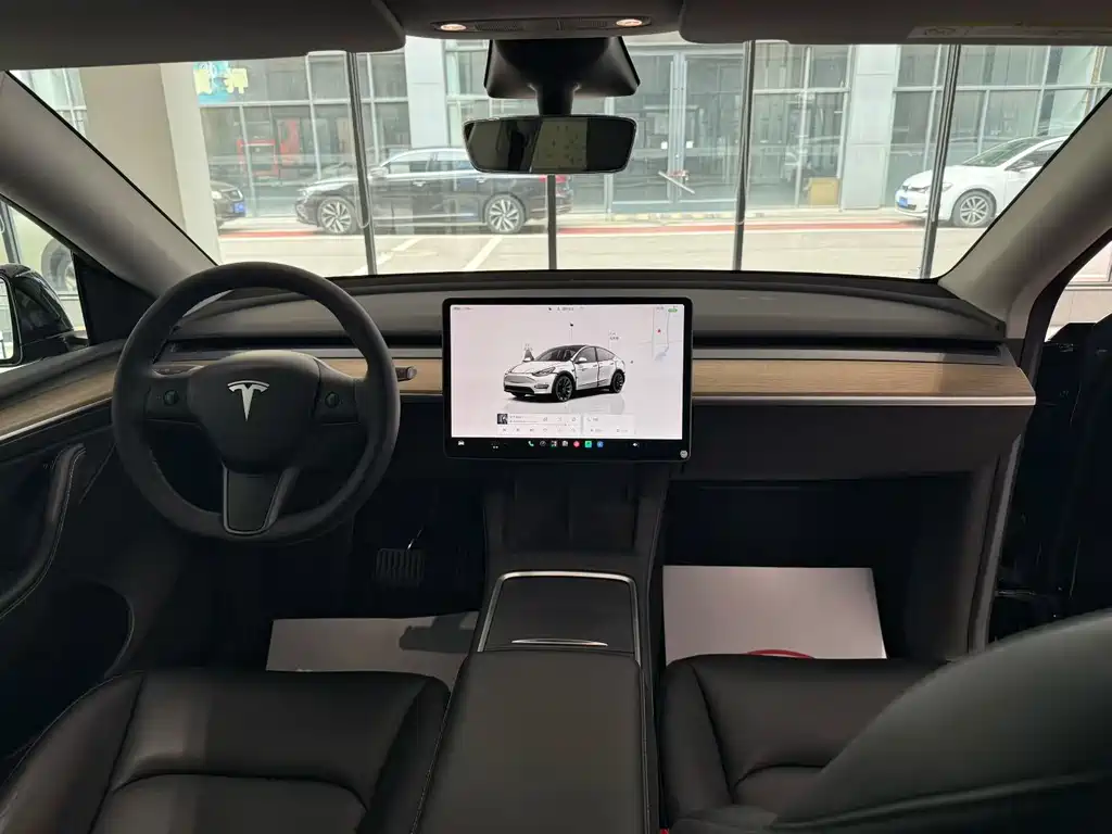 Tesla Model Y — фото 4