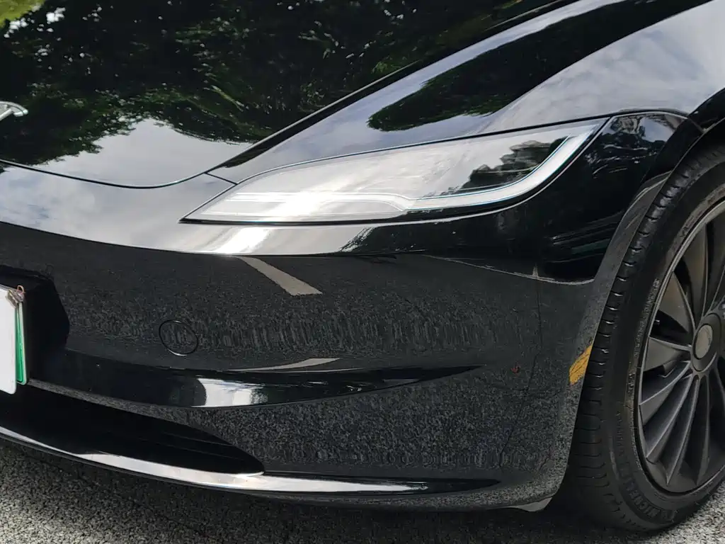 Tesla Model 3 — фото 4