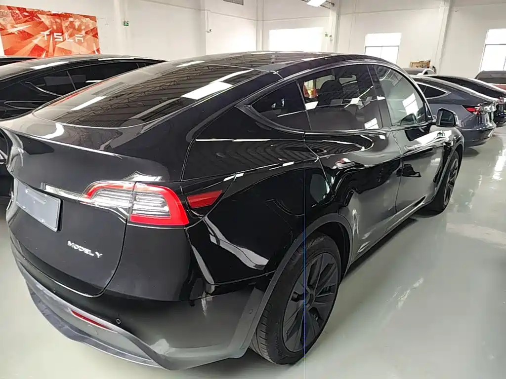 Tesla Model Y — фото 7