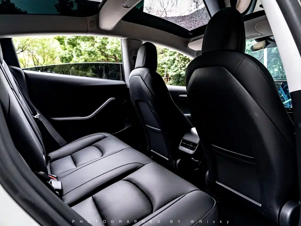 Tesla Model 3 — фото 11