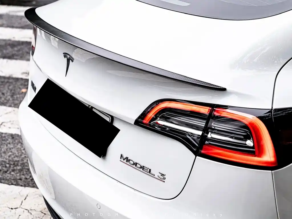 Tesla Model 3 — фото 13