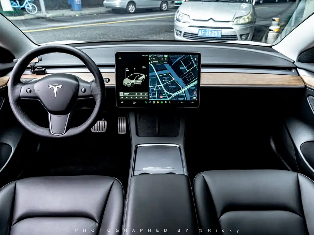 Tesla Model 3 — фото 4