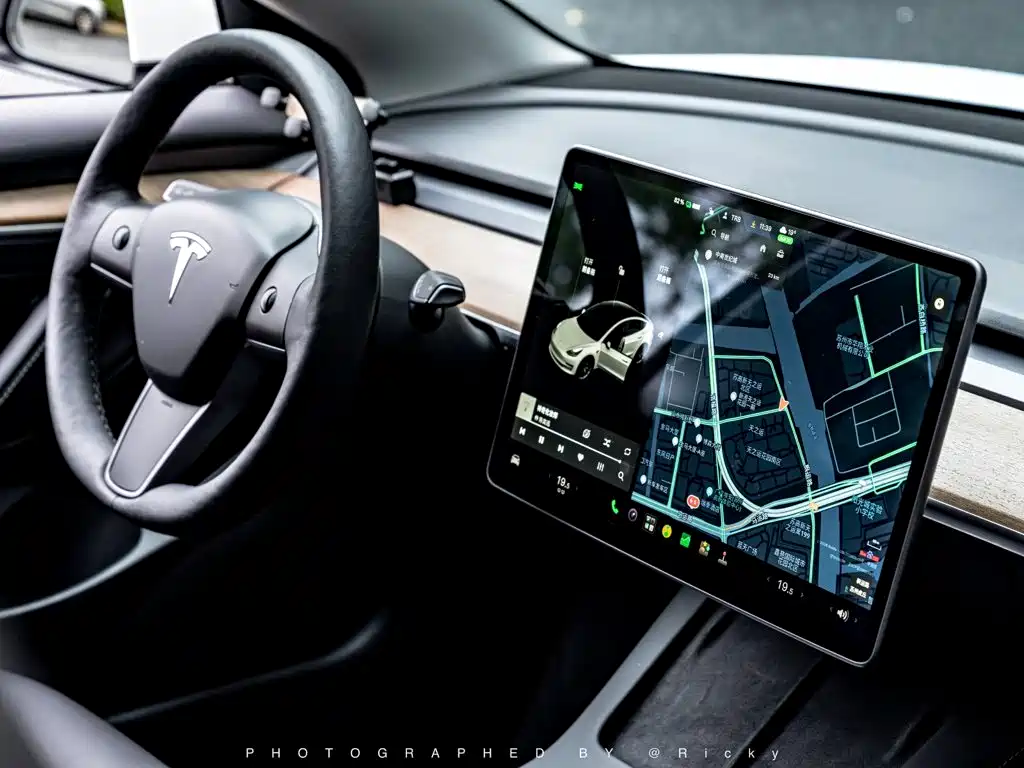 Tesla Model 3 — фото 6