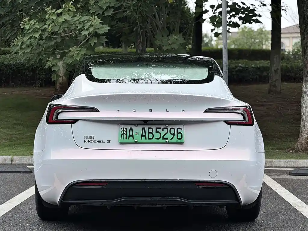 Tesla Model 3 — фото 5