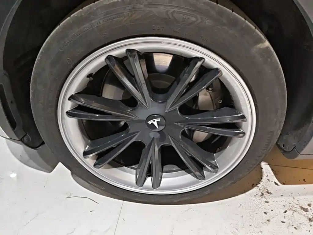 Tesla Model Y — фото 23