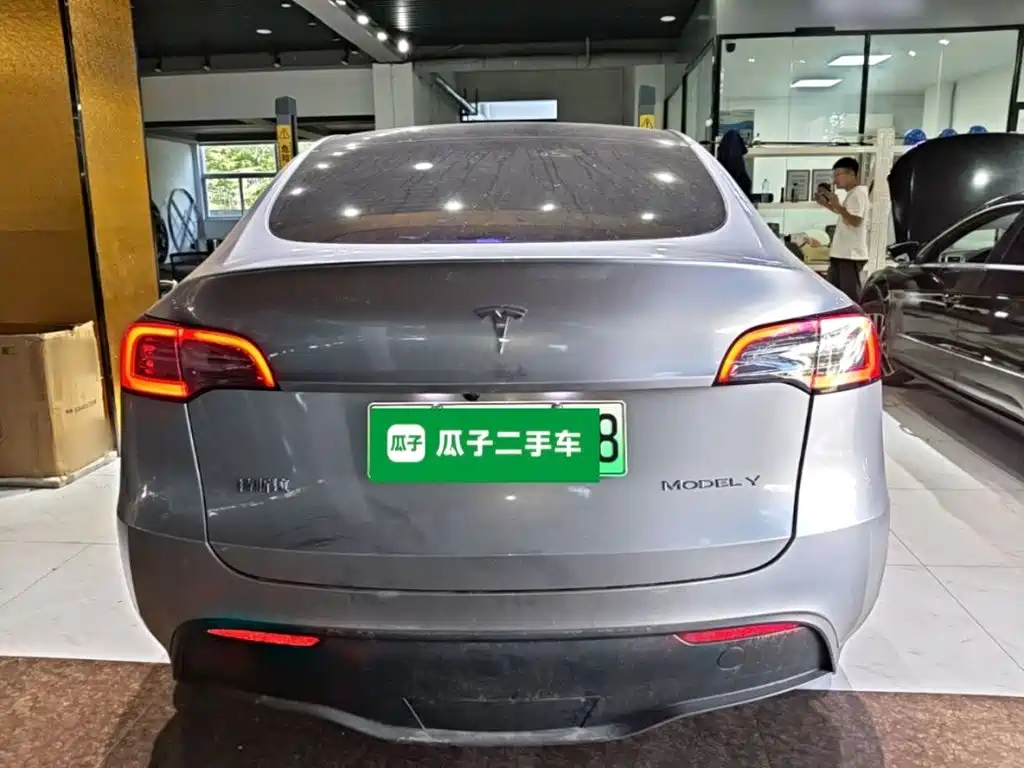 Tesla Model Y — фото 6
