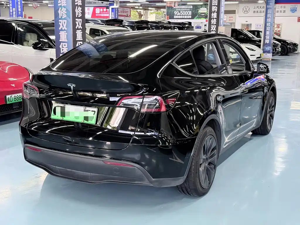Tesla Model Y — фото 4