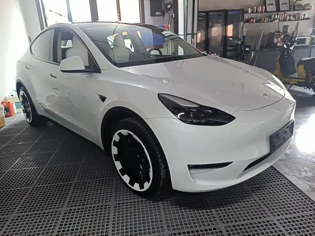 Tesla Model Y — фото 4