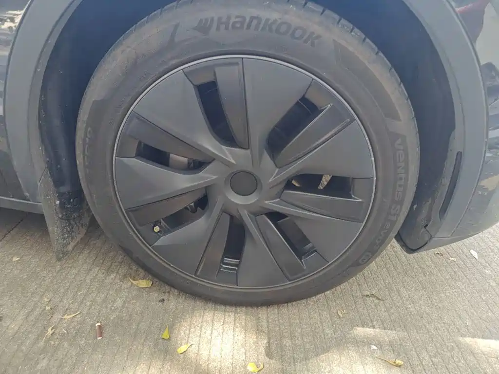 Tesla Model Y — фото 24