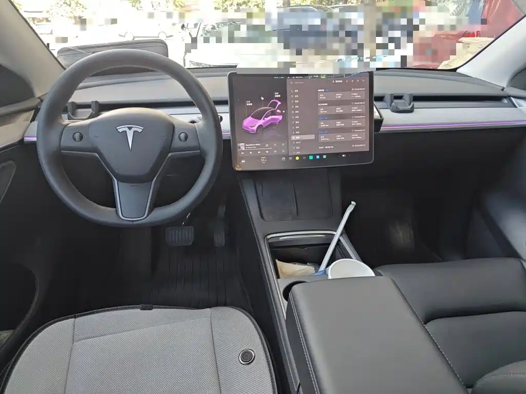 Tesla Model Y — фото 5