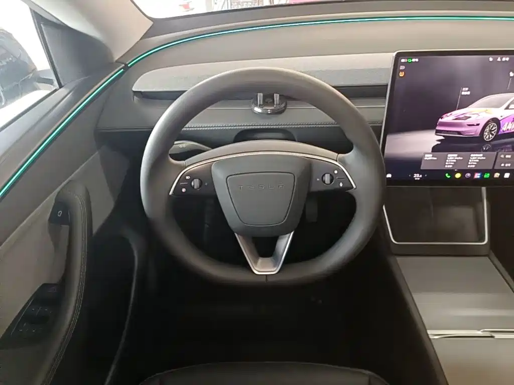 Tesla Model Y — фото 11