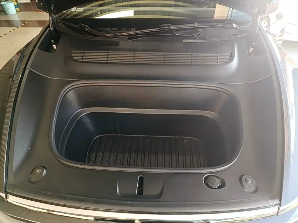 Tesla Model Y — фото 20