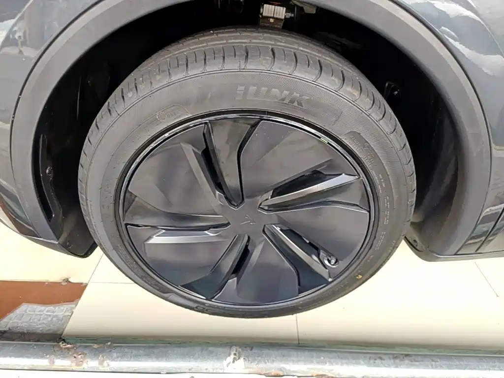 Tesla Model Y — фото 23