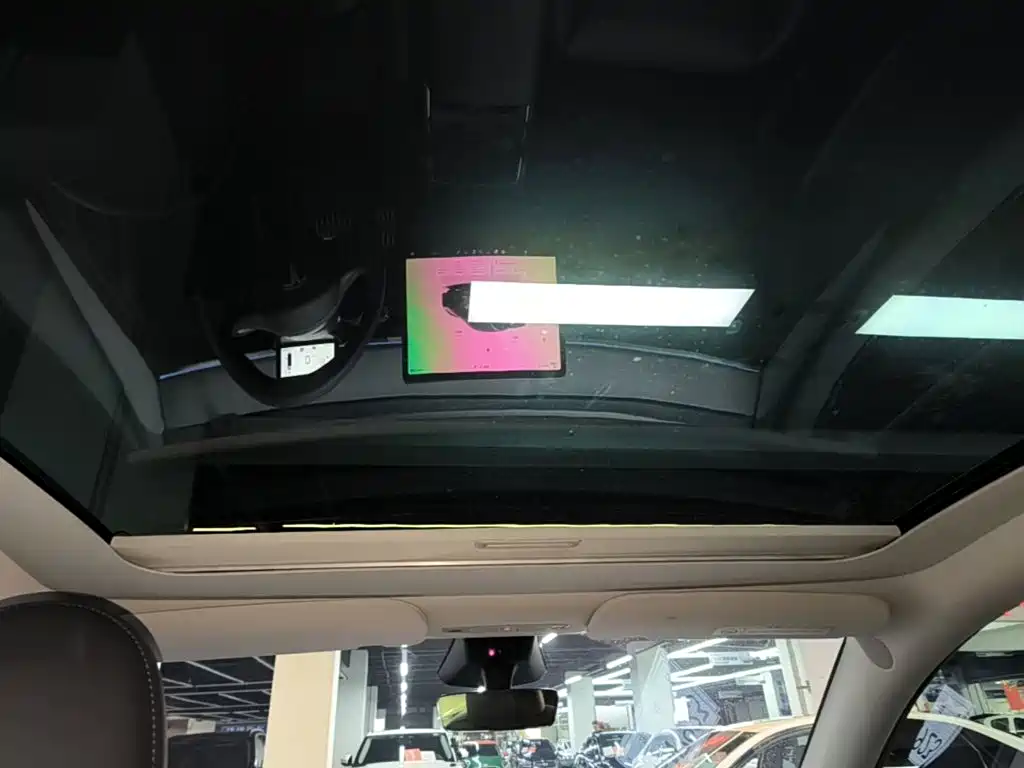 Tesla Model Y — фото 18