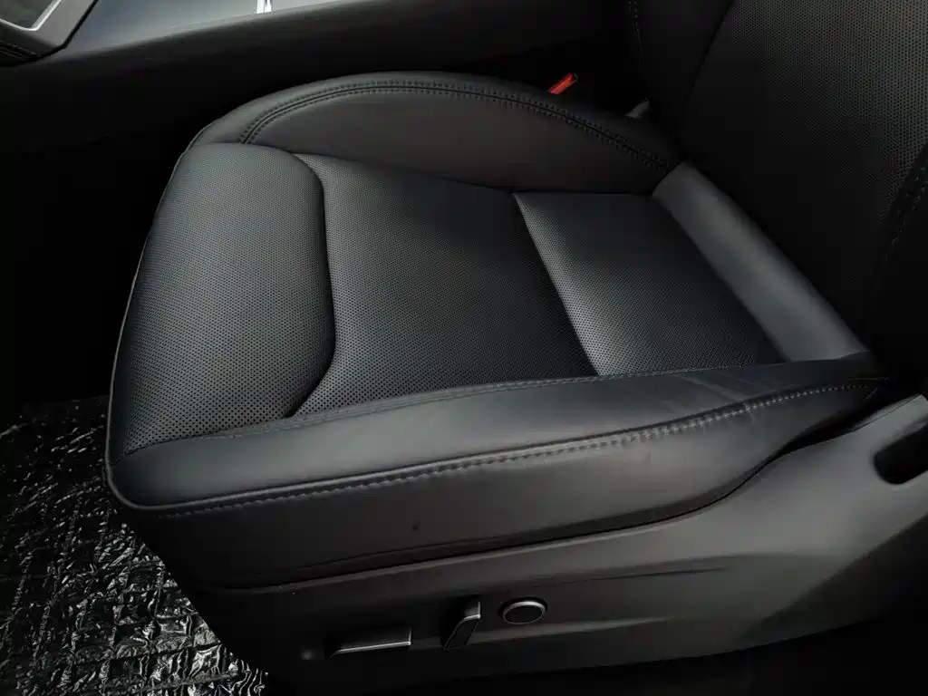 Tesla Model Y — фото 20